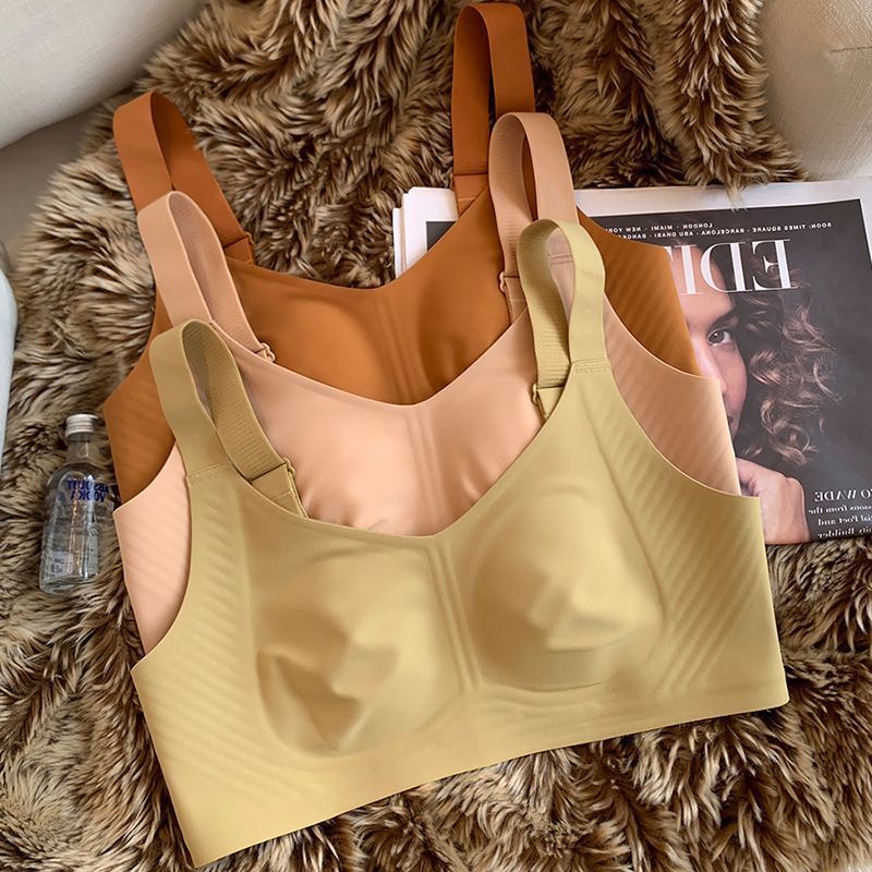 Large Breasts Show Small Under - Full Coverage Bra recension och pris